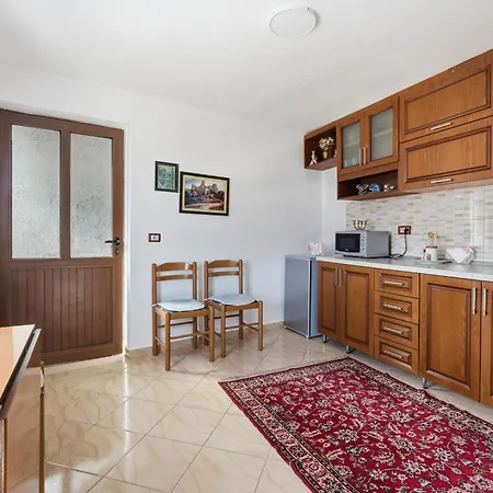 Apartment Dhimitri