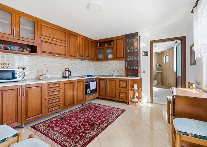 Dhimitri Apartment *